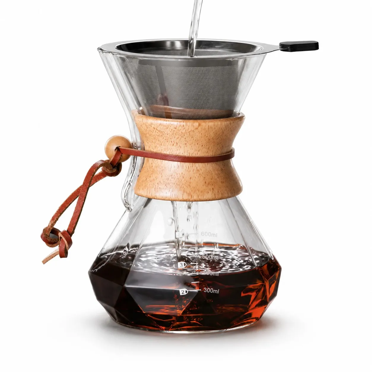 Preparación de café en Chemex vertiendo agua