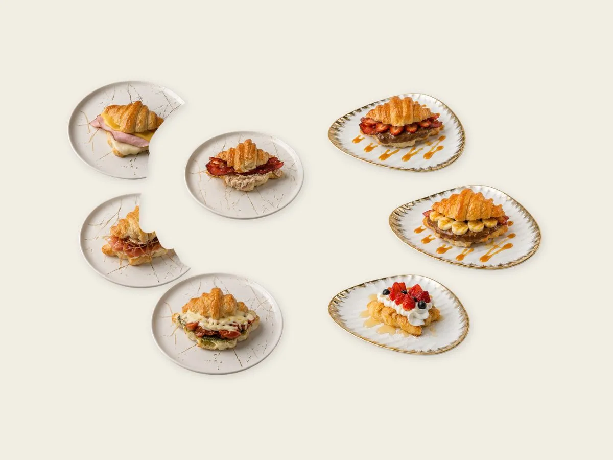 Seis croissants de CAELUS servidos en platos, dulces y salados